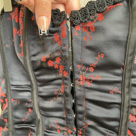 DREAMGIRL Vintage 90s Black Red Floral Satin Vampire Stapless Lace Up Corset Top - Picture 4 of 9